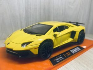 1:32 Lamborghini Aventador