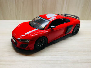Audi R8 V10 Performance Die-Cast Model Car (1:24 Scale)
